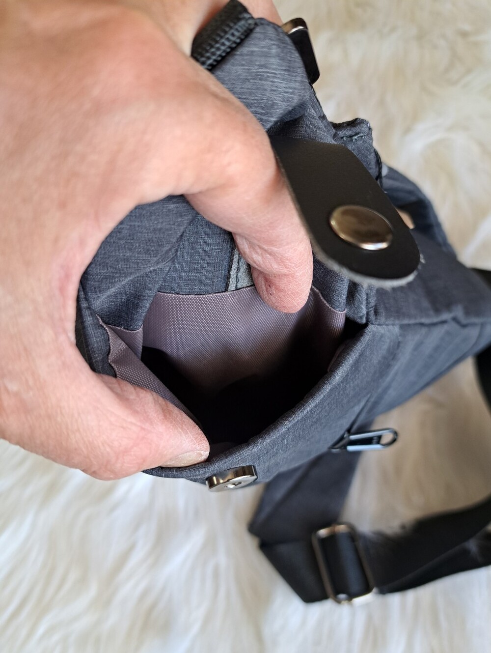 New Gray Swing Bag From Wander - Picture 8 of 14